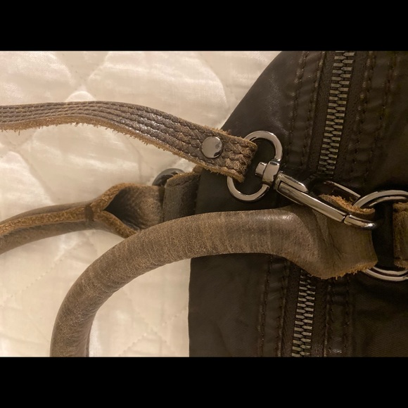 Guerilla Delux Convertible CrossBody Handbag Purse - Picture 4 of 10